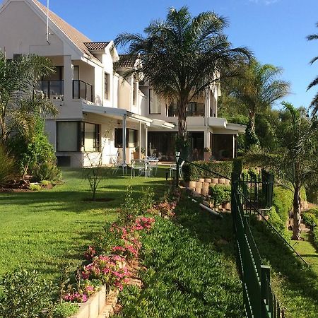 فندق أوتشورنفي  Oewerpalms View المظهر الخارجي الصورة