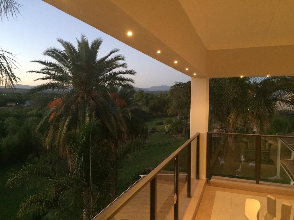 فندق أوتشورنفي  Oewerpalms View المظهر الخارجي الصورة